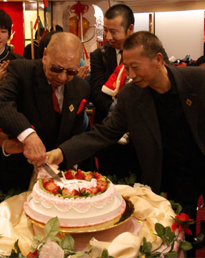Lam Cho with his sons Lam Chun Fai and Lam Chun Sing